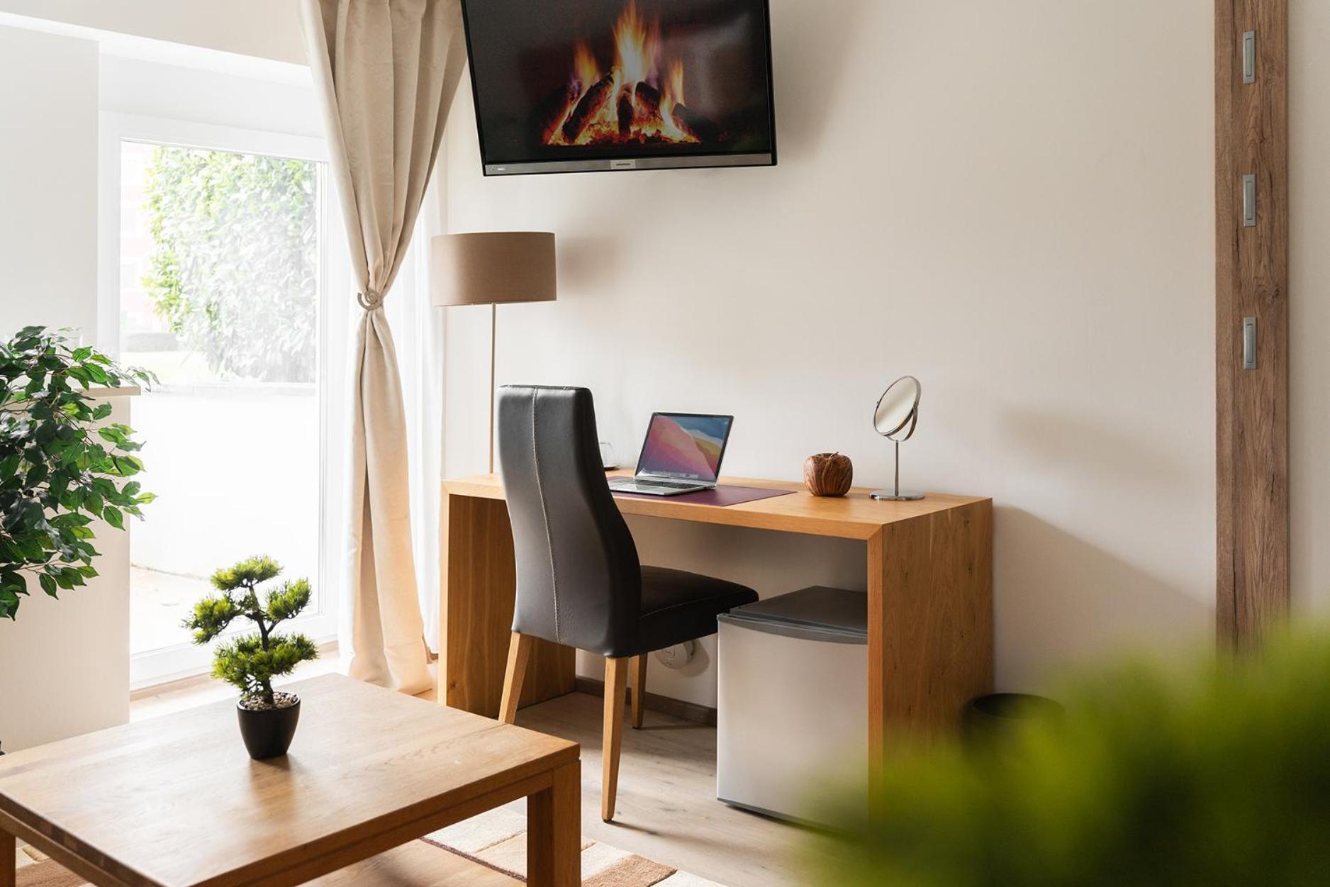 Hotel Vier Jahreszeiten An Der Therme & Kliniken Bad Krozingen Naehe Freiburg & Schwarzwald Ideal Fuer Wellness Kur & Business Ausfluege 24H Check In- Wlan & Parken Gratis Exterior foto