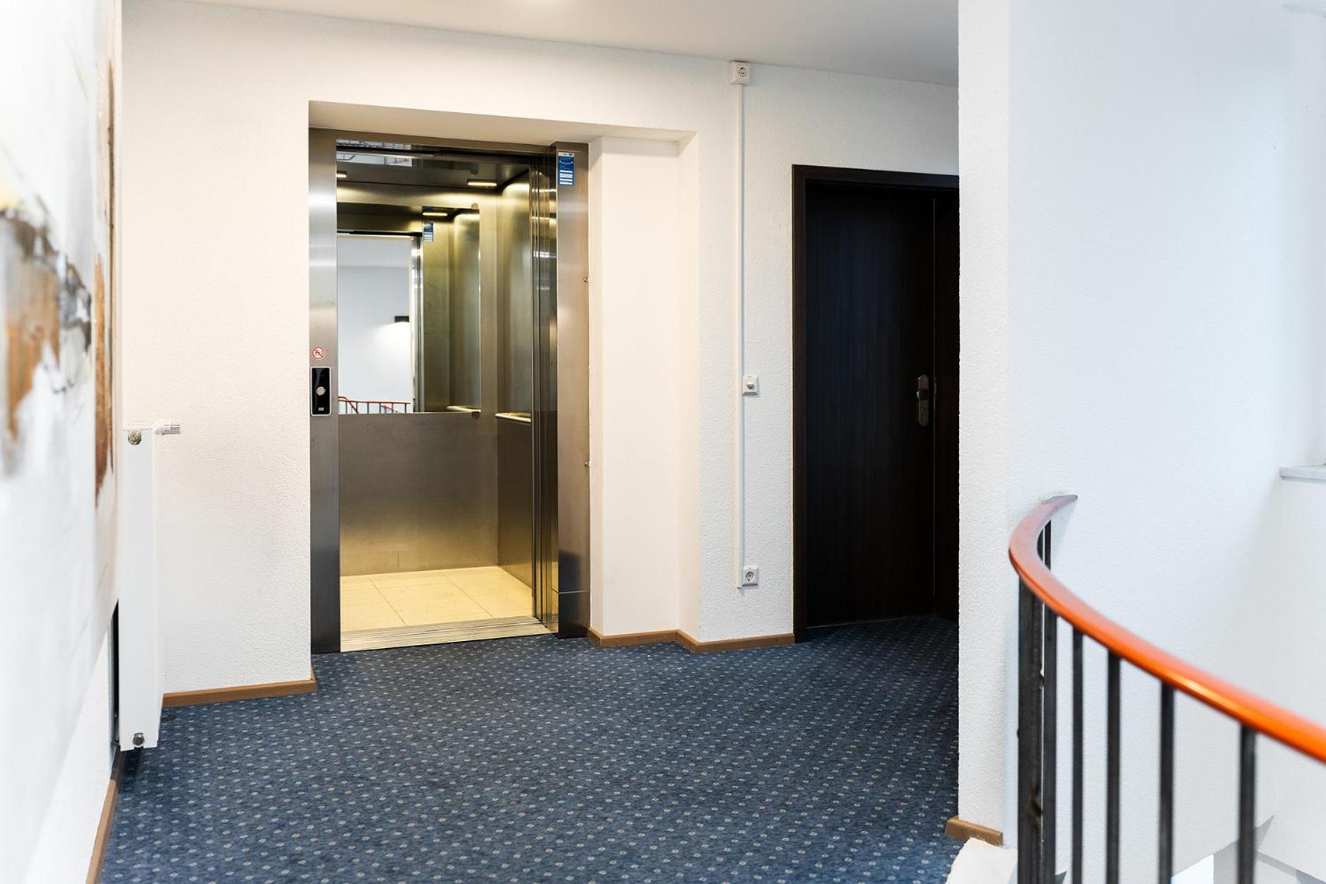 Hotel Vier Jahreszeiten An Der Therme & Kliniken Bad Krozingen Naehe Freiburg & Schwarzwald Ideal Fuer Wellness Kur & Business Ausfluege 24H Check In- Wlan & Parken Gratis Exterior foto